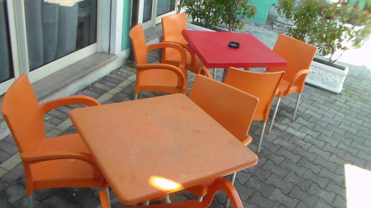 Shkoder Hotel Temali Екстериор снимка