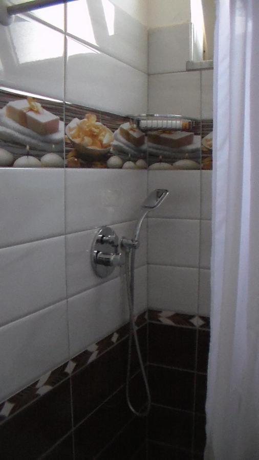 Shkoder Hotel Temali Екстериор снимка