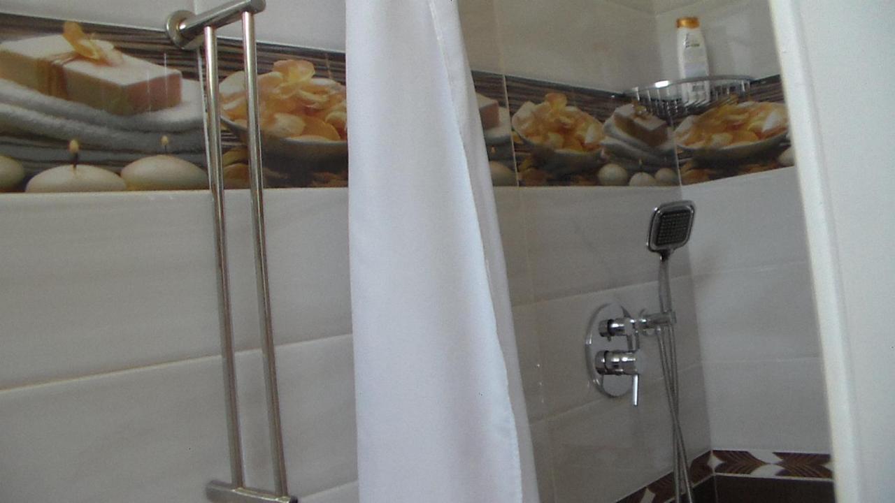 Shkoder Hotel Temali Екстериор снимка