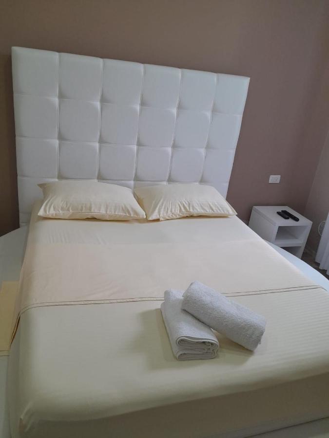 Shkoder Hotel Temali Екстериор снимка