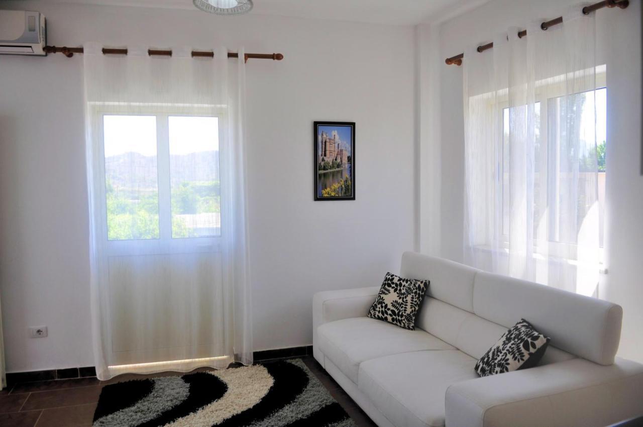 Shkoder Hotel Temali Екстериор снимка